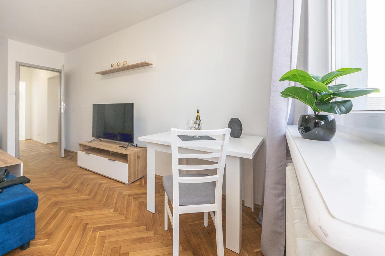 Glow Apartments, Apartament Kolobrzeska Gdansk Ngoại thất bức ảnh